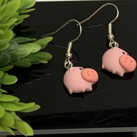 Pig Earring, Piggy, Pig Jewelry, Pig Charm, Gift Idea, Silly Animal Earring, Hog - Picture 6 of 9